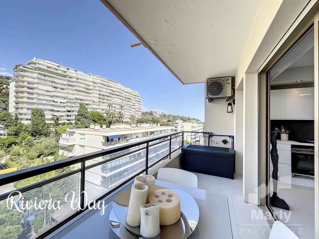 1 room apartment in Cannes, photo #2, listing #98670642